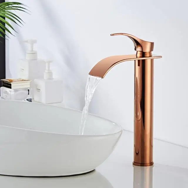 Torneira Cascata Bica Alta Banheiro - Branco e Dourado
