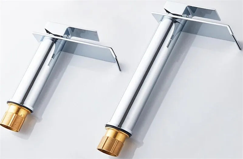Torneira Cascata Bica Alta Banheiro - Branco e Dourado