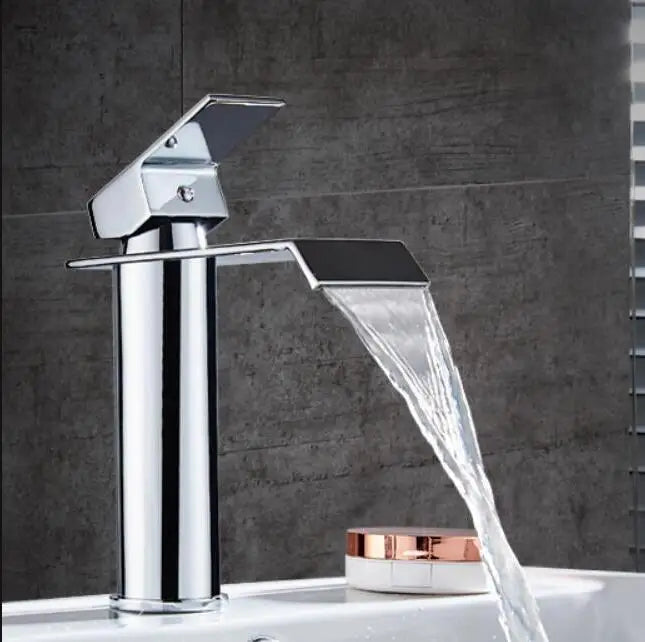 Torneira Cascata Bica Alta Banheiro - Branco e Dourado